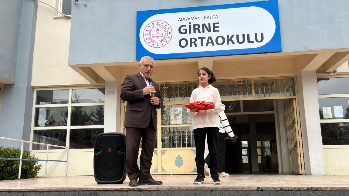 İstiklal Marşını Güzel Okuma yarışmasında ilçe 2.si olarak bizi gururlandıran öğrencimiz Zeynep KÖROĞLU'nu tebrik ederiz.